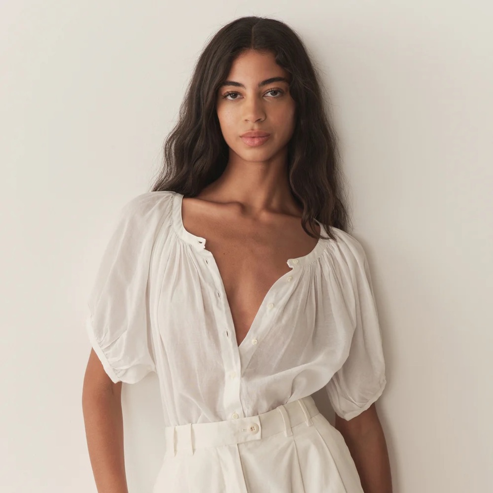 Doen White Button-Front Puff Sleeve Blouse